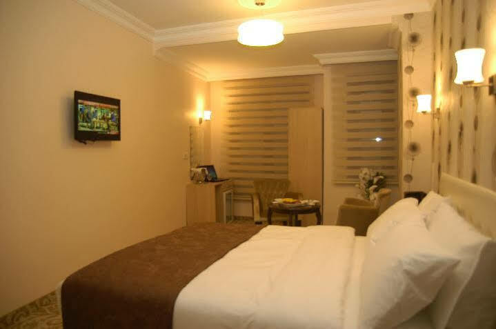 Hotel Bulvar Istanboel Buitenkant foto