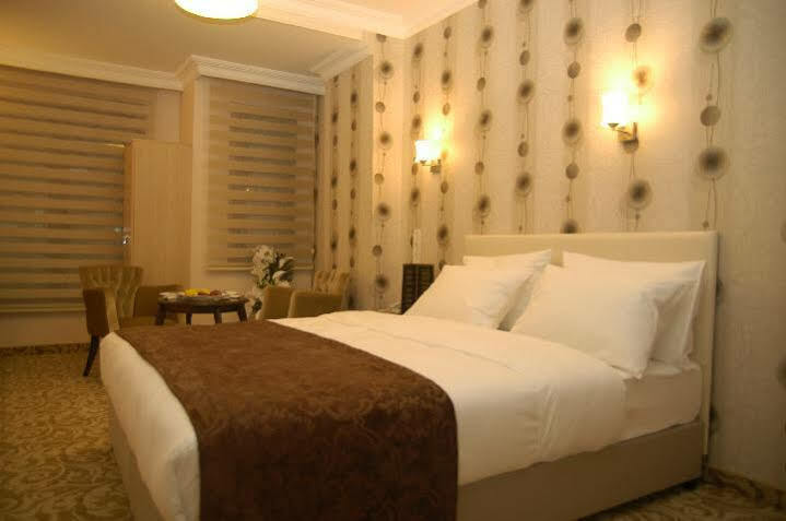 Hotel Bulvar Istanboel Buitenkant foto
