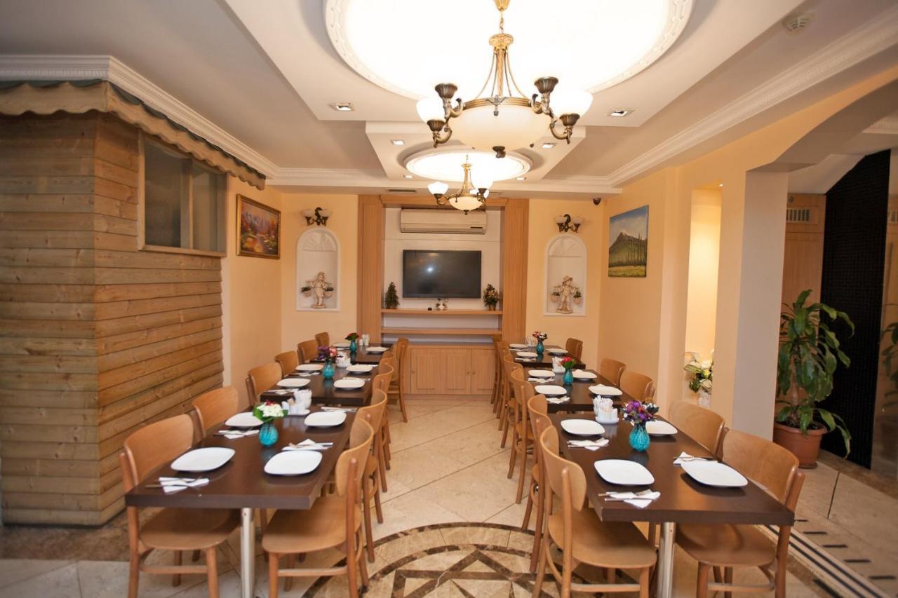Hotel Bulvar Istanboel Buitenkant foto